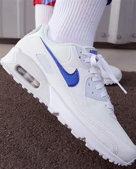 blonde frau mit nike air max|nike air max 90 easyon.